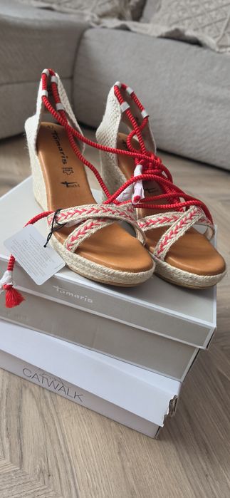 Niwe sandaly na koturnie Tamaris wkładka memory r 42