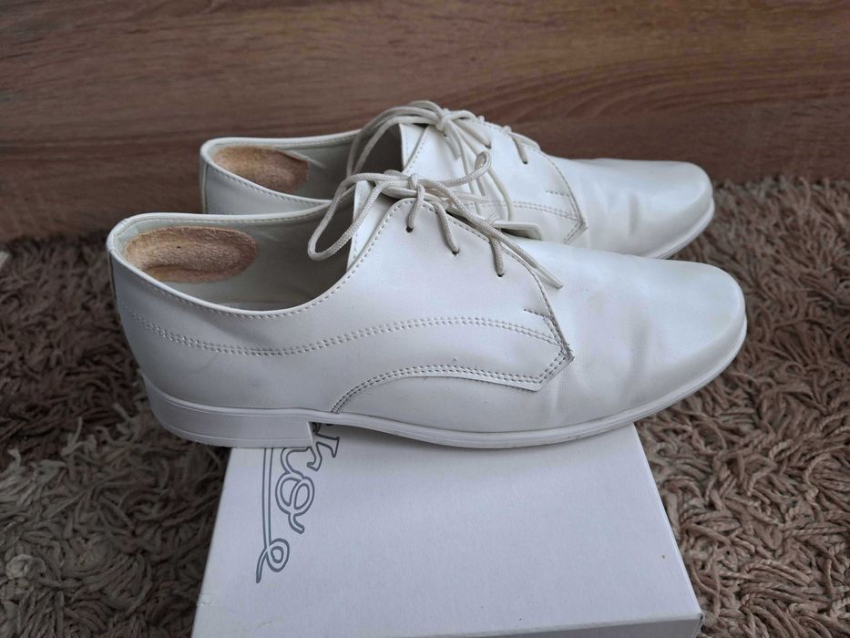 Buty komunijne dla chłopca - długość wkładki 24,5 cm