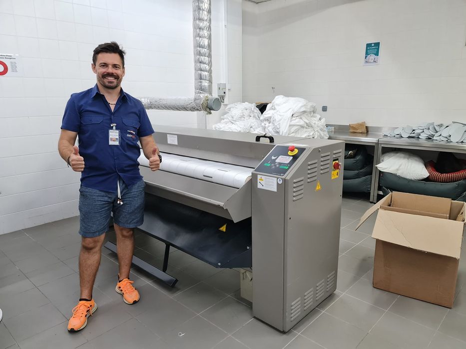 Calandra para hotelaria e lavandaria