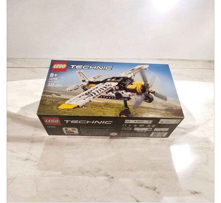 Nowy zestaw LEGO TECHNIC 42198 Samolot transportowy