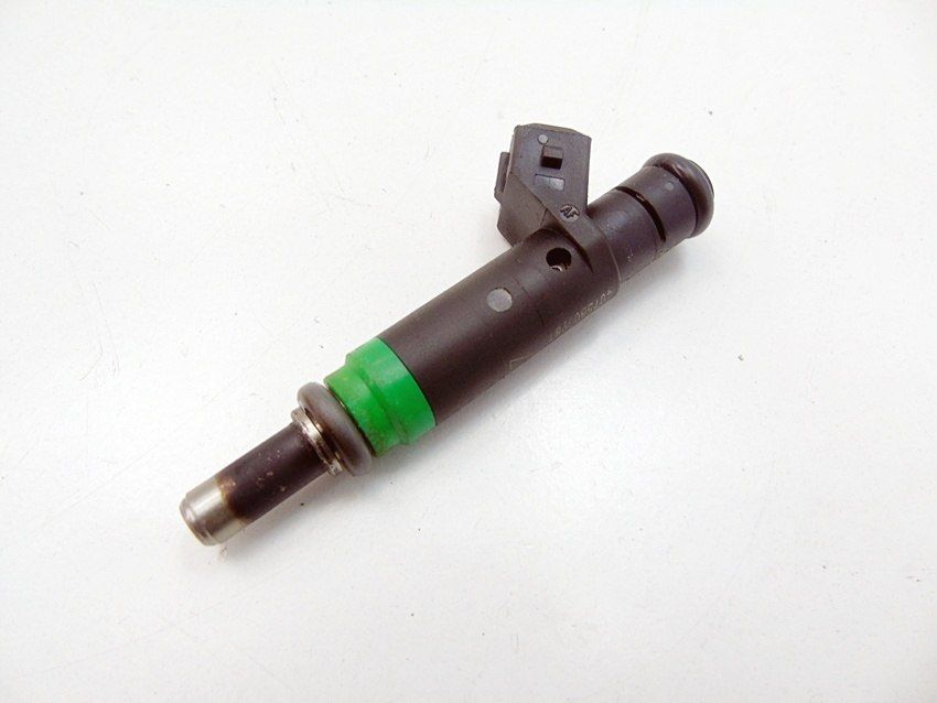 Wtryskiwacz Paliwa 4.4 N62 Bmw 5 6 7 X5 E60 E61 E63 E64 E65 E66 7525721