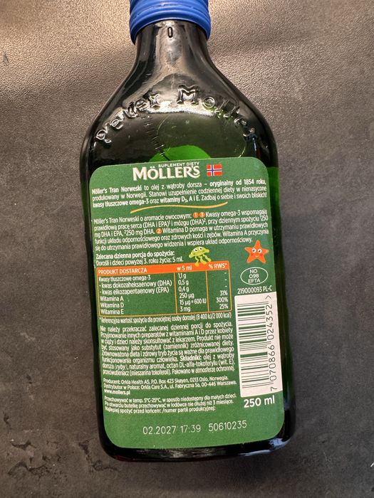 Tran dla dzieci Mollers, o aromacie owocowym.