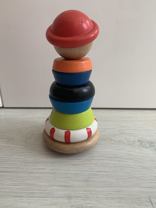 Пирамидка неваляшка деревянная Hape Chicco Джек