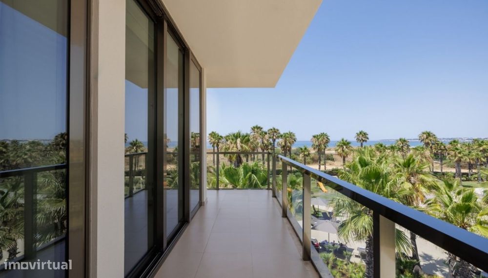 Apartamento T3 à venda com acesso direto à praia dos Salgados, Algar