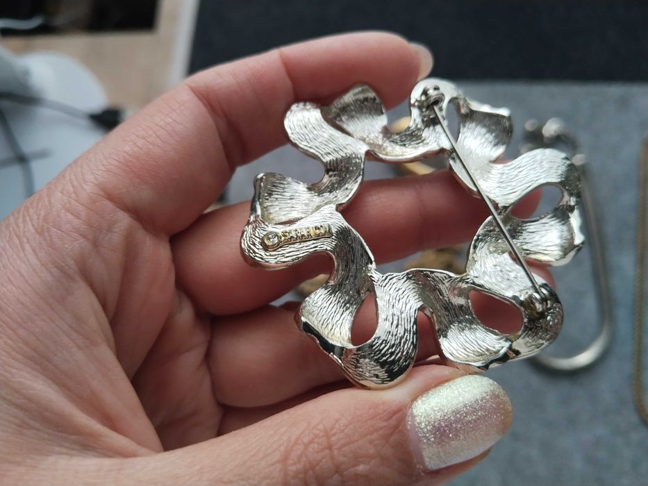 Вінтажні брошки кулон браслет ланцюжки Avon Sarah Cov