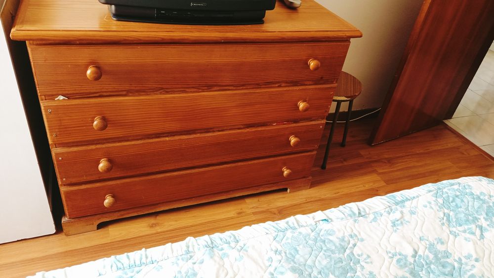 Cómoda 4 gavetas