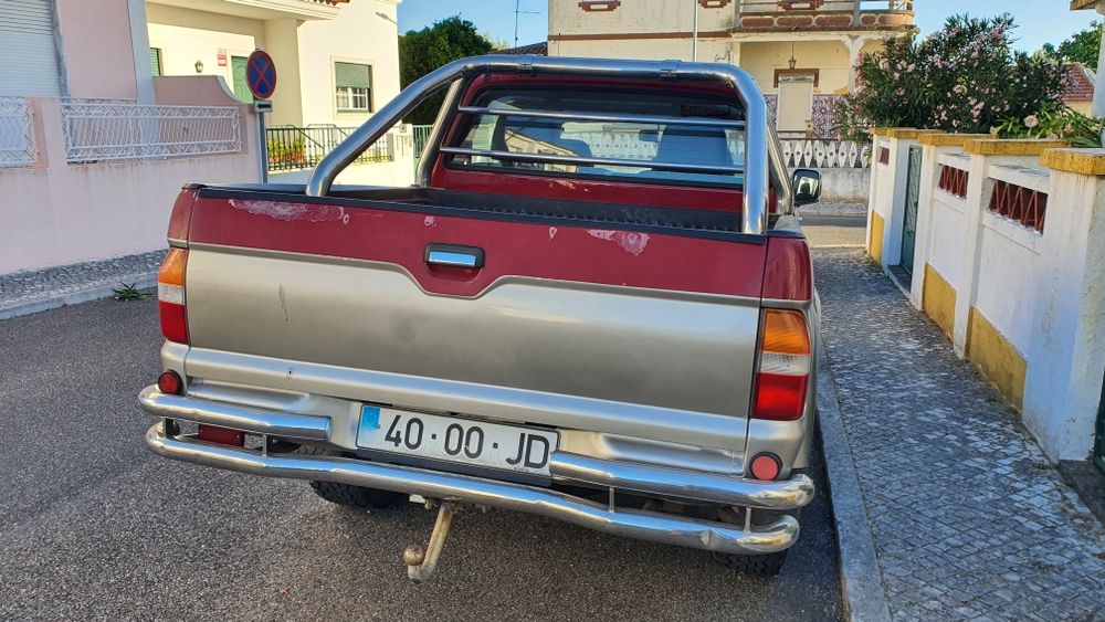 Carrinha Mitsubishi stracar 200