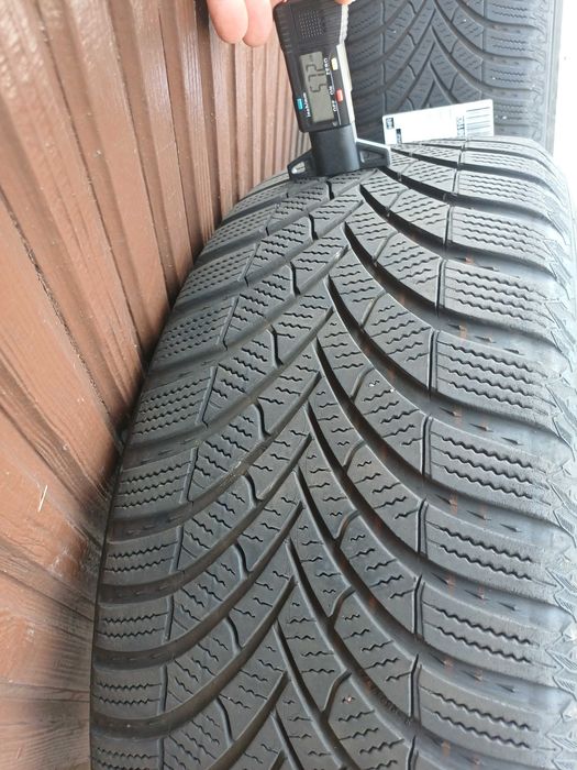 Koła zimowe 5x112 17 7J ET38 Semperit 215/55 R17  DEZENT Audi Volkswagen Skoda Seat