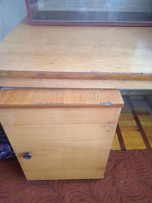 Продам письмовий стіл з натуральної деревини