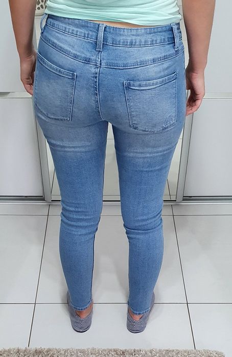 Dżinsy jasne z przeszyciem