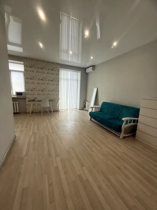 Здається 1-к квартира 5 хвилин пішки м. Палац Украіна