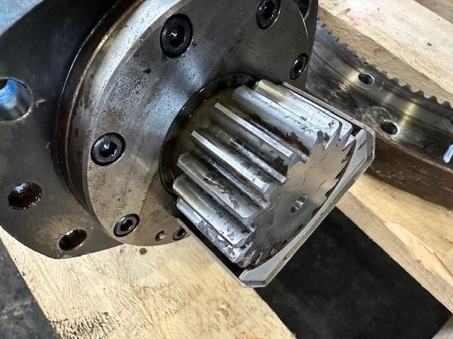 łożysko obrotu z reduktorem do minikoparki