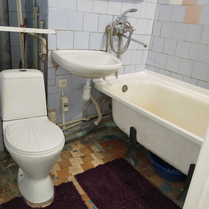 Сдаю 2-х кімнатну на Соцмісті на довготривалий  строк з технікою.