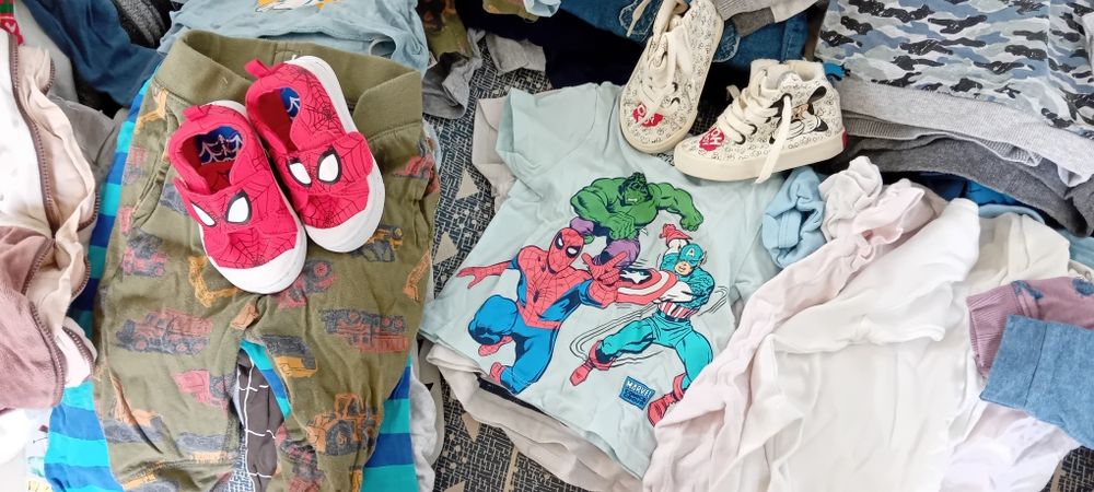 Lote roupa bebé desde 6 a 24 meses (61 peças)