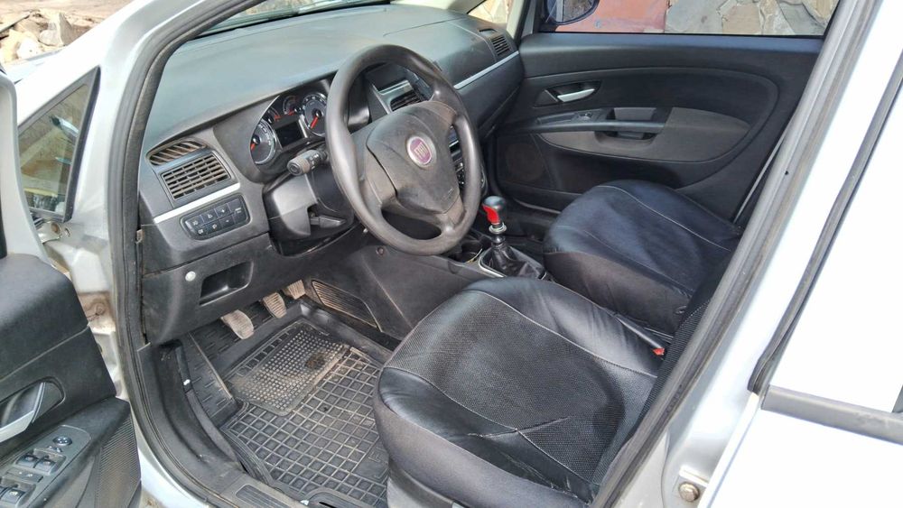 автомобиль fiat linea 1.4 t-jet