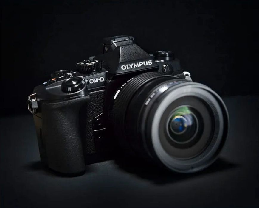 jak nowy w kartonie Olympus OM D E-M1 + 12-40/2.9 Pro + HLD-7