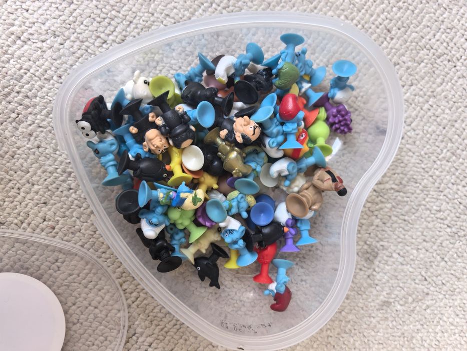 Stikeez zestaw 77szt figurki Smerfy, Star Wars, warzywa, zwierząta