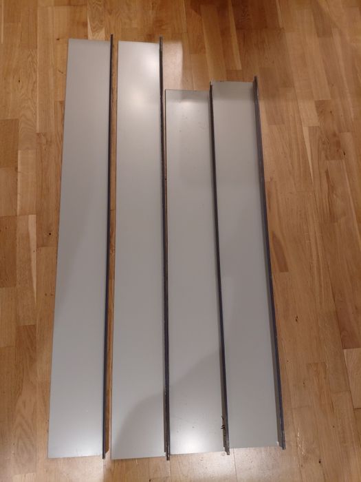 Parapet  metalowy zewnętrzny