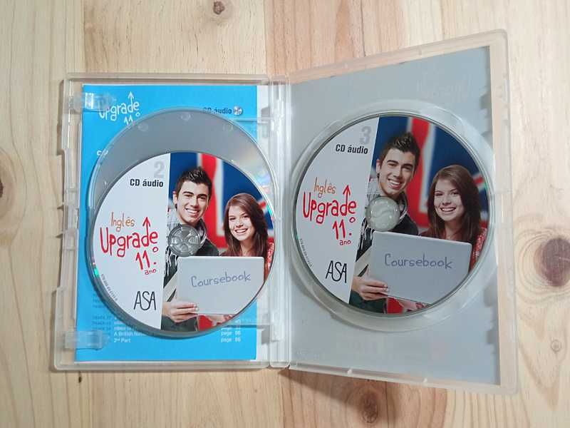 Manual de Inglês Upgrade 11º Ano