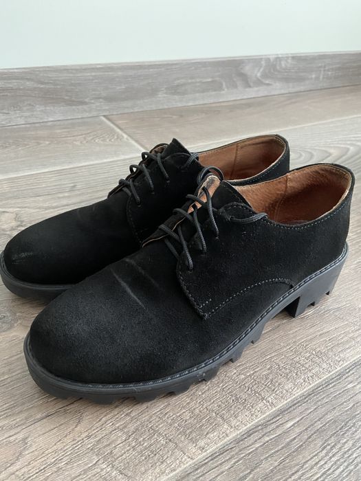 Жіночі замшеві туфлі на шнурках