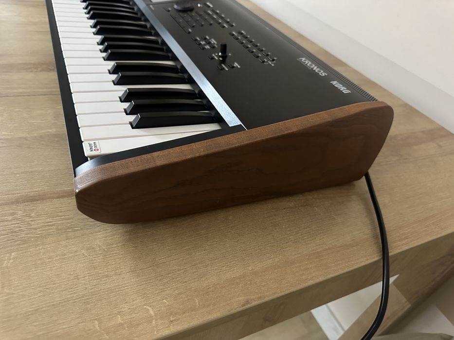 Korg Kronos 2 61 синтезатор