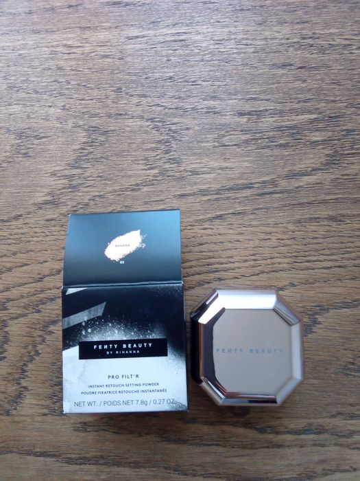 Puder FENTY BEAUTY mini kolor BANANA nowy