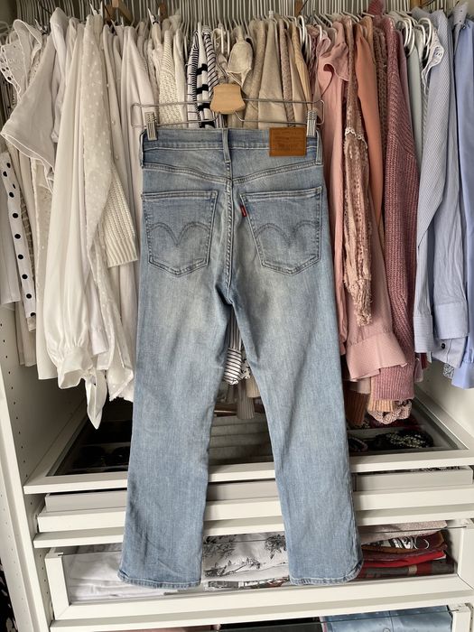 Jeansy jasno niebiskie Levis 25