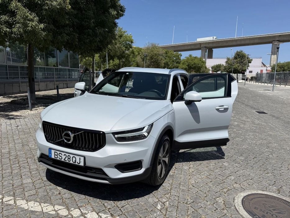 Volvo XC40 T5 Twin Engine DKG Momentum Pro