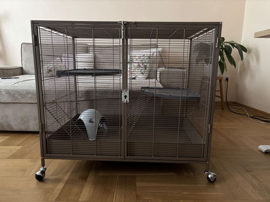 Klatka TIAKI etagere karmelowa