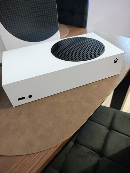 Sprzedam konsolę Xbox Series S