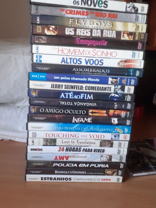 Desocupar 24 DVDs