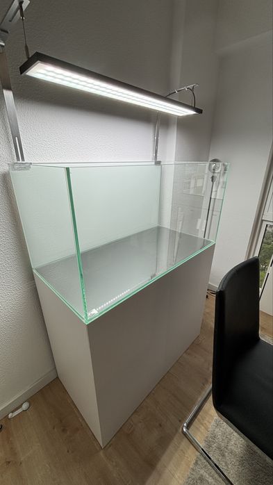 Suporte para iluminação de aquário