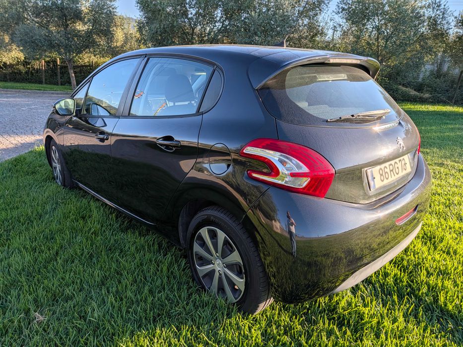 Peugeot 208 Caixa Automática 1.4 Hdi