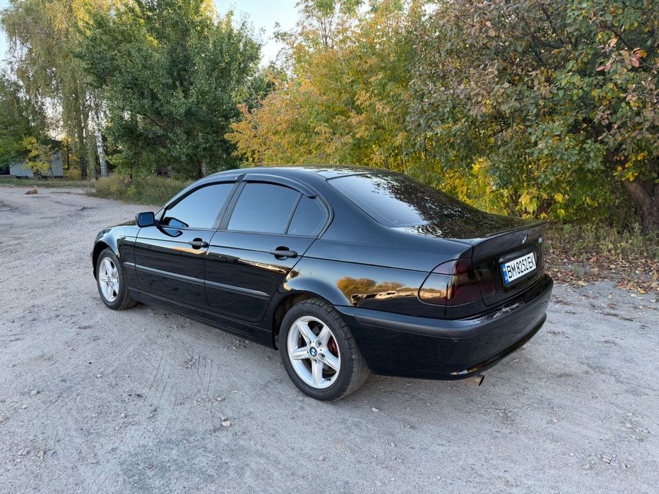 BMW E46 318i.