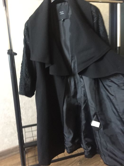 Пальто весна/осень женское с кружевной отделкой