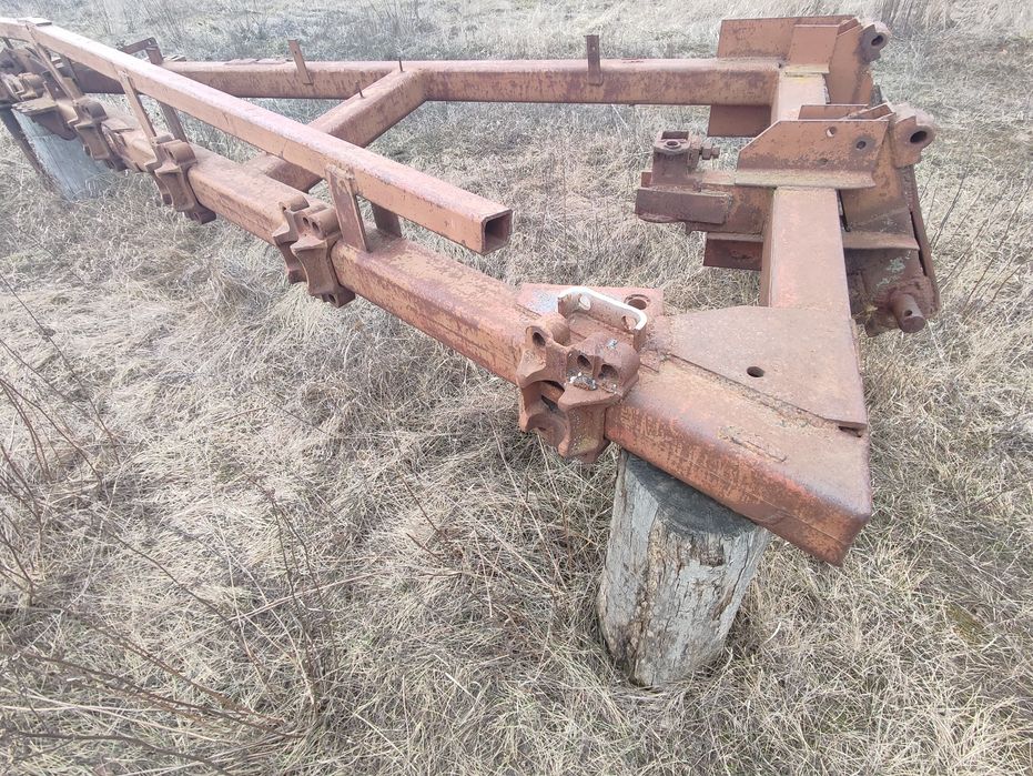 Навісний Плуг ПТК 8 під круглу стійку під трактор Кировец К700 К701