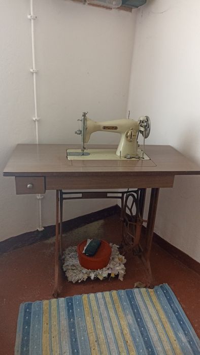 Máquina Costura Antiga - Suprema