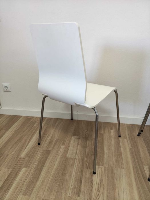Cadeiras brancas IKEA