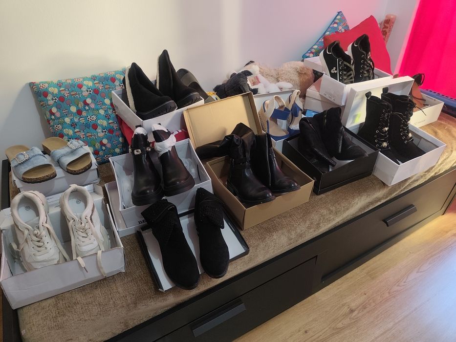 Sapatos e botas de mulher