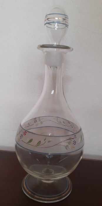 Louça pintada à mão