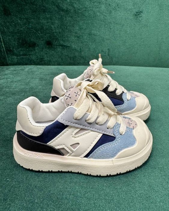 Дитяче взуття для дівчаток та хлопчиків весняні кросівки розмір 22-30