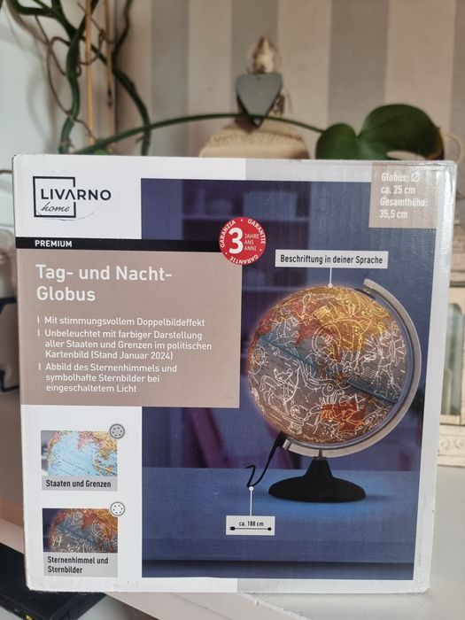 Nowy globus / lampka