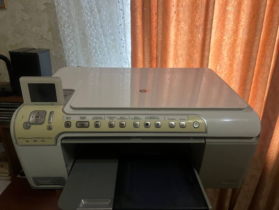 Продам принтер  HP на запчастини