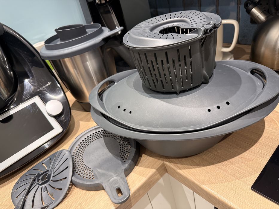 Thermomix tm6  z dwoma dzbankami szatkownica