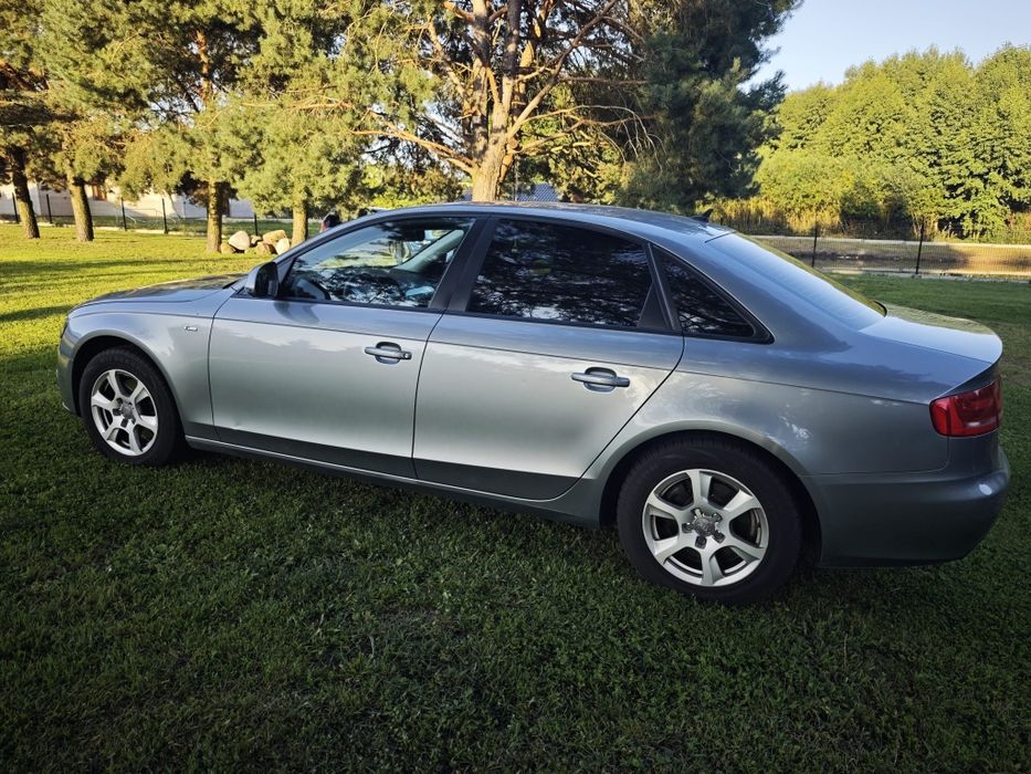 Audi A4 B8 2.0 TDI 143 KM S line | Bi-Xenon + LED | manual | 6-biegów | 2 kluczyki
