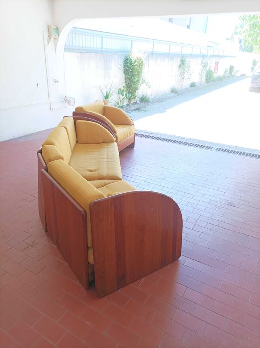 Sofás e mesa de apoio