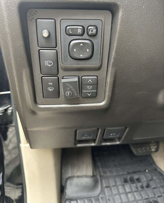 Тойота прадо офійна 2010 4.0 газ-бензин