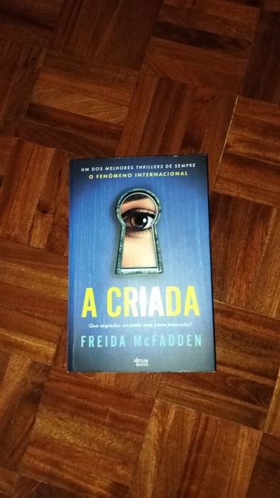 Livro.  A Criada