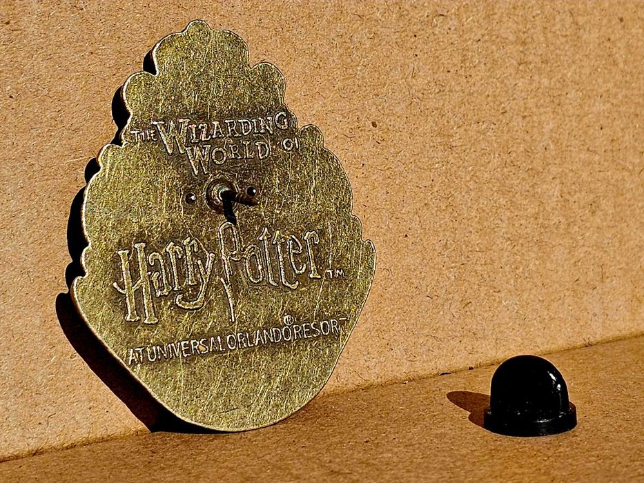 Metalowy Pin Harry Potter, Hogwart, pin HP, broszka, przypinka.