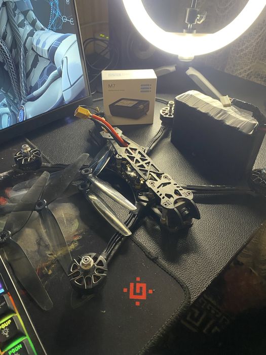 Зарядний пристрій ToolkitRC M7 + акумулятор | 1–4S | Перевірений